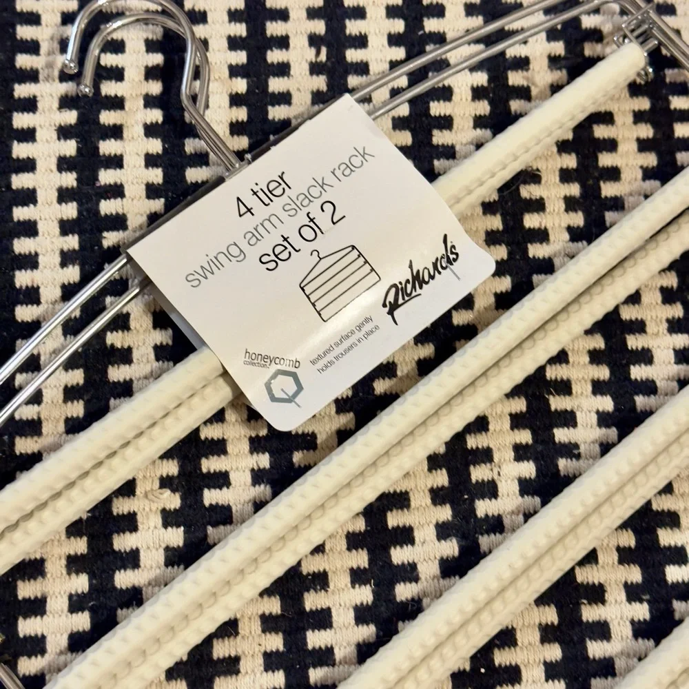 Richards set hangers